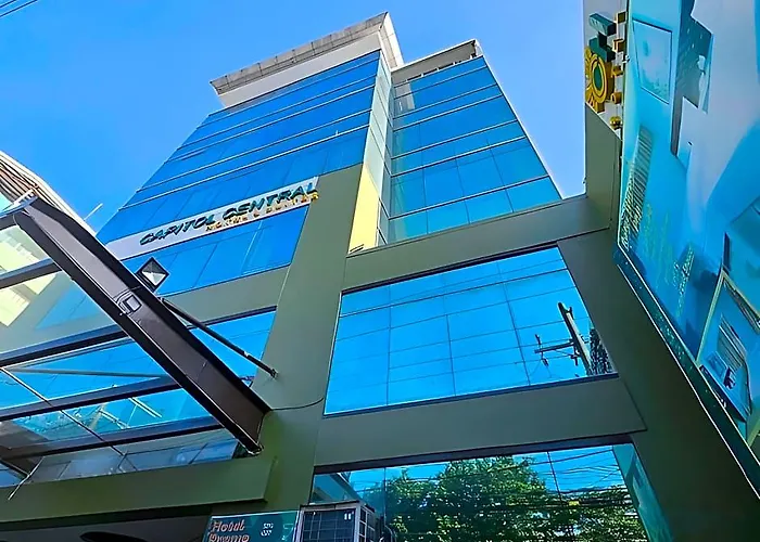 Hotel Capitol &