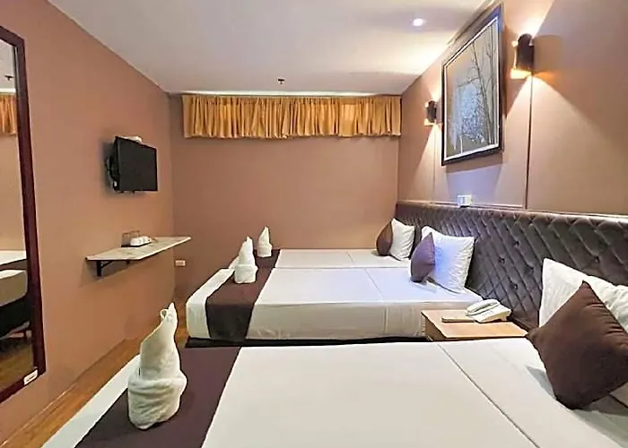 Hotel Capitol &
