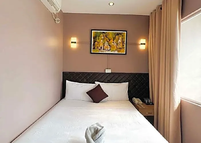 Hotel Capitol &